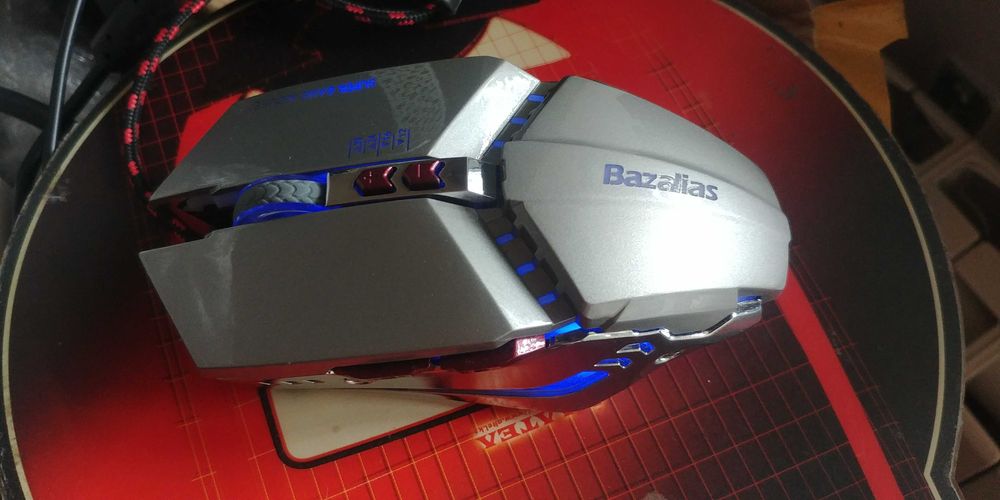 Игровая проводная мышь Bazalias V10 с подсветкой