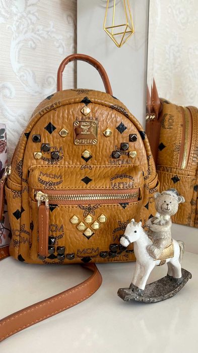 Мини сумка-рюкзак от МСМ