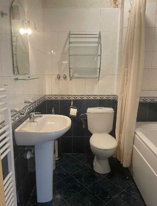 Дава се под наем Двустаен апартамент в София, Зона Б-18 - 70 кв.м за 800 € - Снимка #2