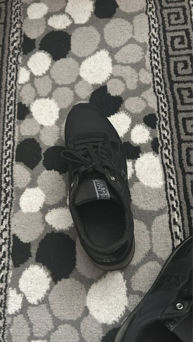 Продавам обувки napapijri 43 номер носени 5,6 пъти ..