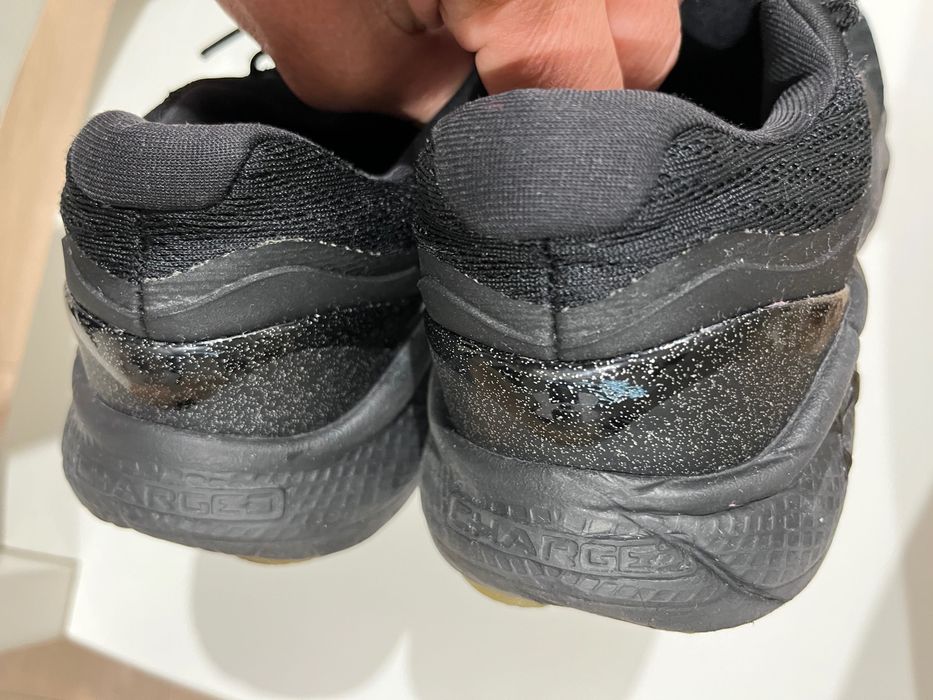 Маратонки UNDER ARMOUR -черни