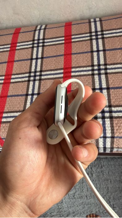apple watch se 40мм  в идеальном состояние