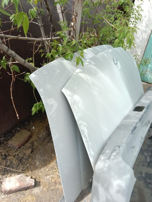 Продам капоты крузак