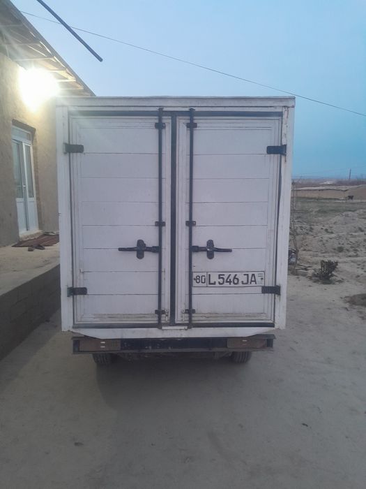 Dongfeng gruzavoy yili 2007