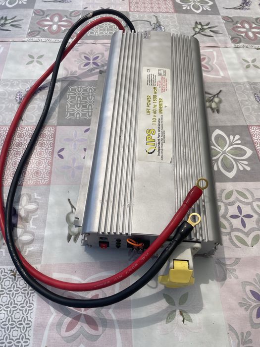Invertor de la 12V la 110V
