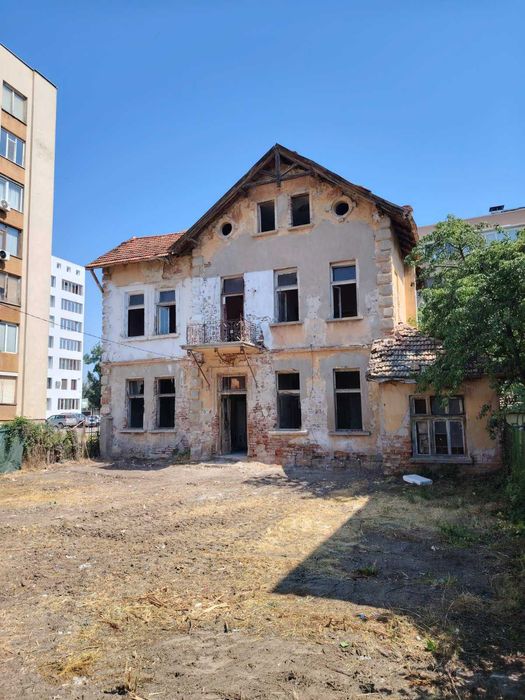 Къща в центъра  на гр. Бяла Слатина