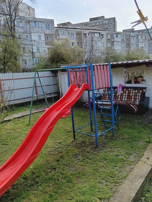 Tobogan cu 2 leagane,cadru metalic