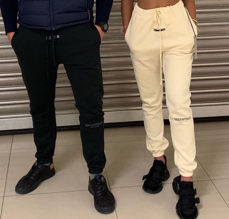 ESSENTIALS  BLACk
Спортен панталон