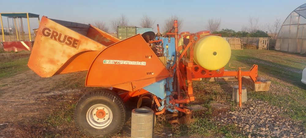 Картофелесажалка