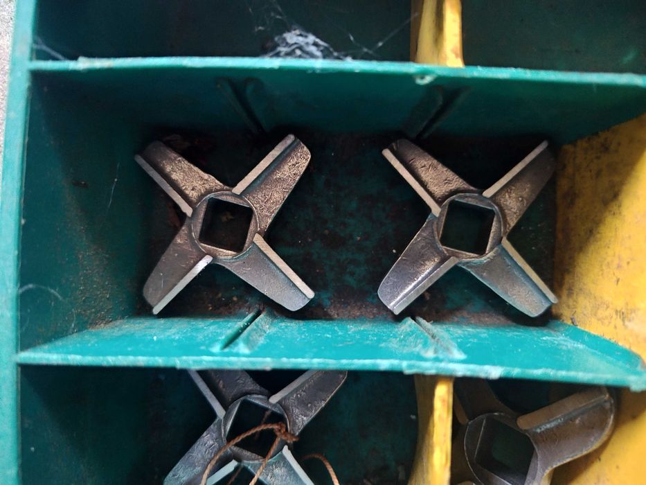 [Разпродажба] Ножчета и Решетки за Месомелачки