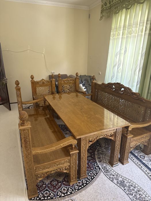 Dachiniy stol для гостиной