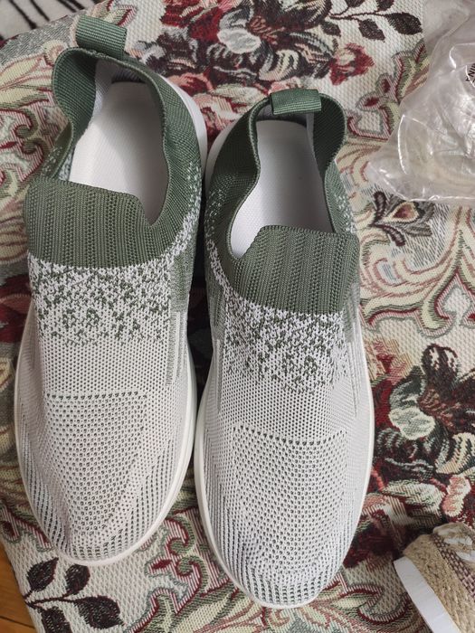 Продам 39 размер . Женские.