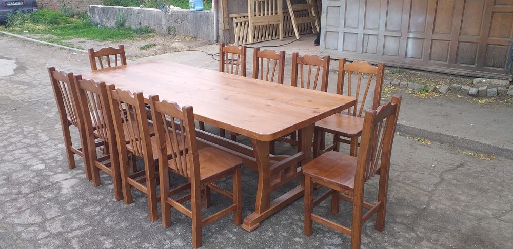 Маси и столове от масив