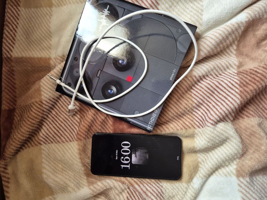 *БАРТЕР* Телефонът е като нов