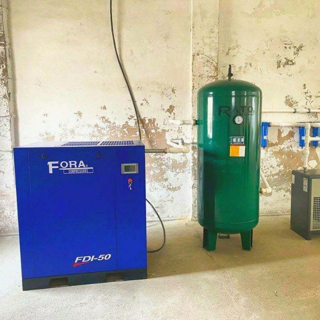 винтовой компрессор. RATO , BECKER , FORA