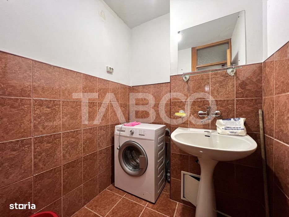 Apartament cu 3 camere de vanzare cu boxa si lift in Manastur zona BIG