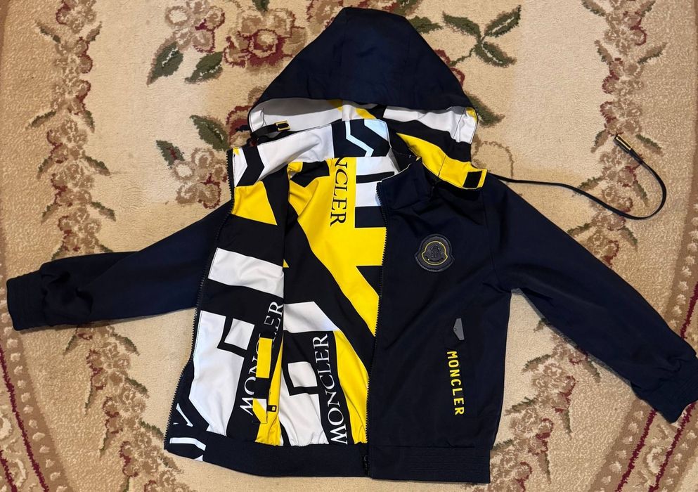 Ветровка на мальчика 6-7 лет в новом состоянии