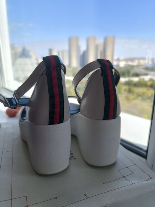 Новые женские туфли