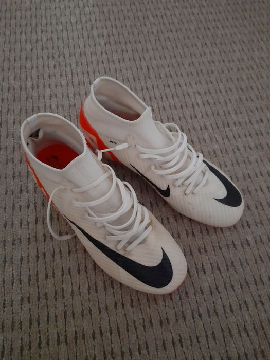 Adidasi fotbal Nike