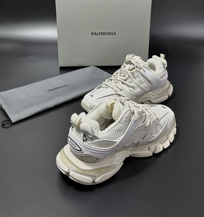 Balenciaga truck