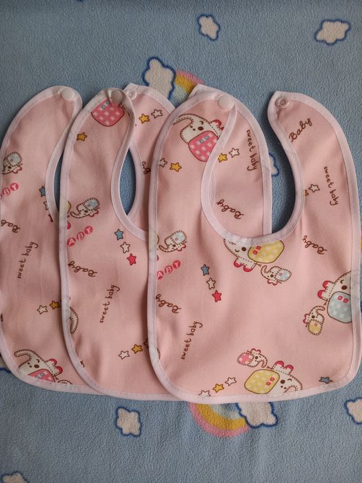 Бебешки непромокаеми лигавници.