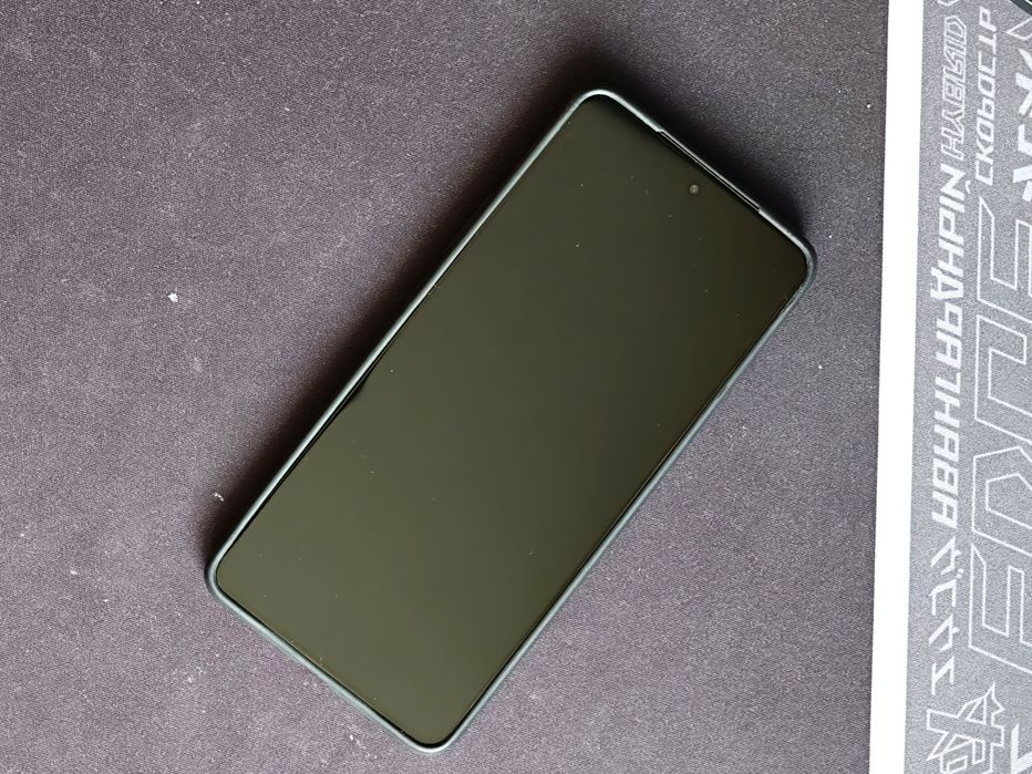 Realme GT 7 | 512 GB 12 RAM | 30 min fast charge | 7000 mah | Тройна камера