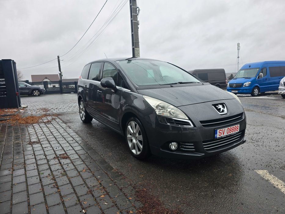 PEUGEOT 5008 1.6 HDI