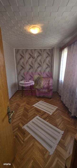 Casa de vanzare cu 6 camere in Busteni