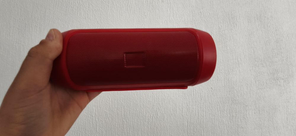 Преносима Bluetooth тонколона – червена, като нова, с оригинално заряд