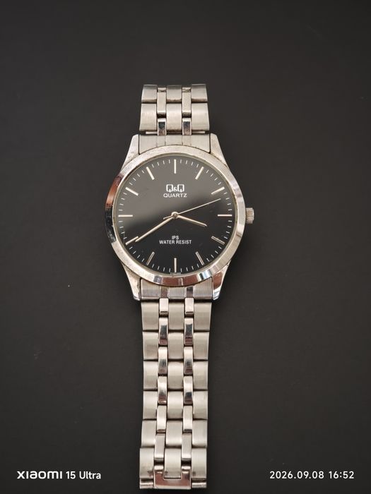 Ceas barbatesc Q&Q Quartz clasic cadran negru bratara metalica