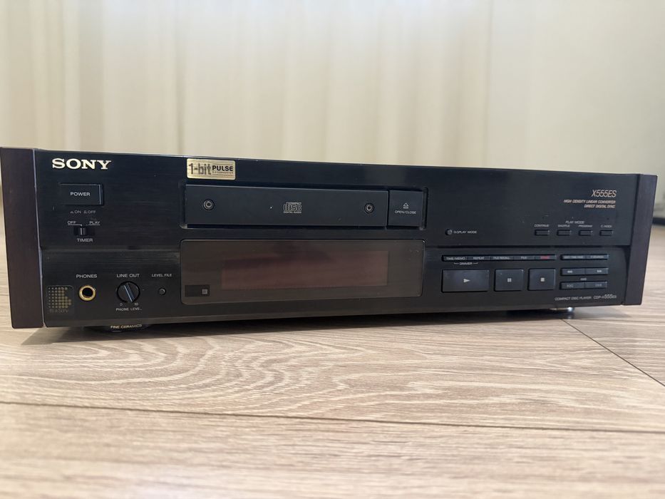 Продам CD плеер Sony 555ES