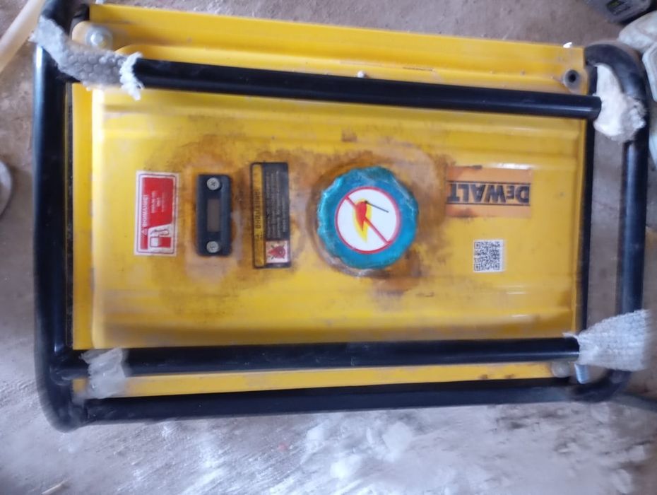 БензоГенератор  DeWalt