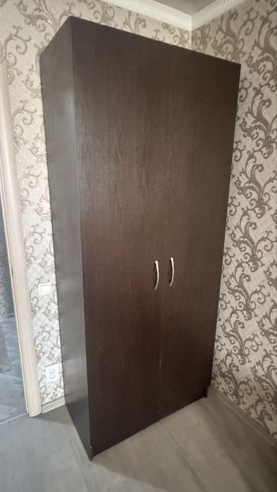 Мебель б/у кровать, шкаф, стол,