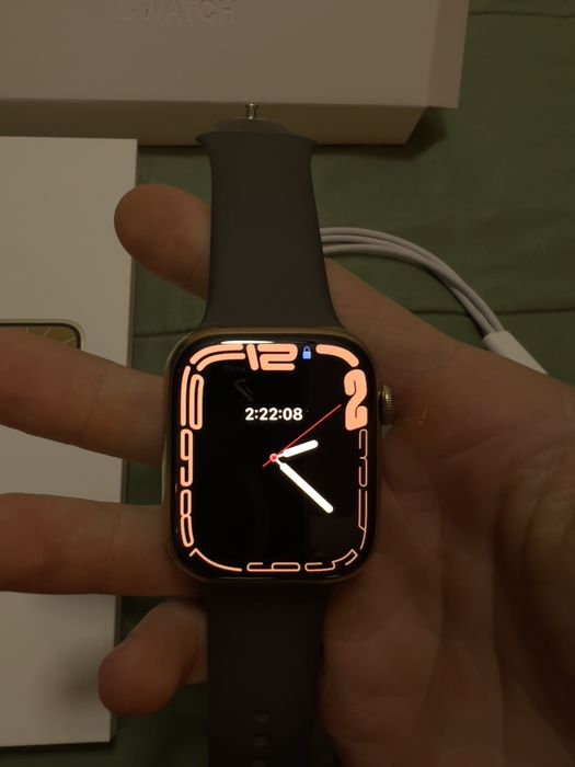 Apple Watch Series 9 45mm Steel / WiFi+Cellular - Златен