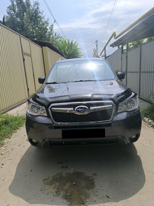 Продам передний бампер на Субару форестер