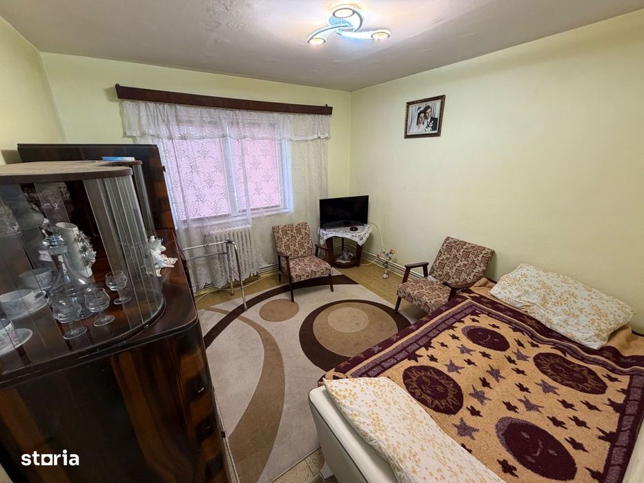 Apartament 2 camere, etaj 1 - zona Cetate