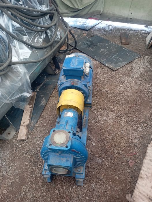 Продам насосы для полива и гидравлические