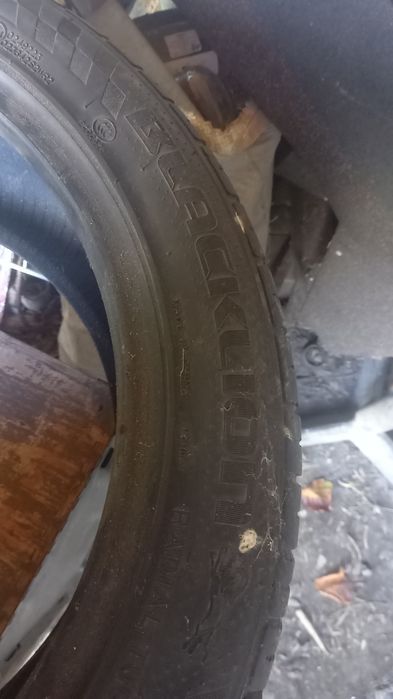 4бр. гуми 235 45 17,  две Fulda и две Black lion