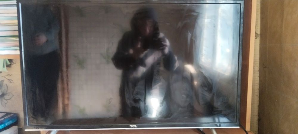 Продам телевизор TCL