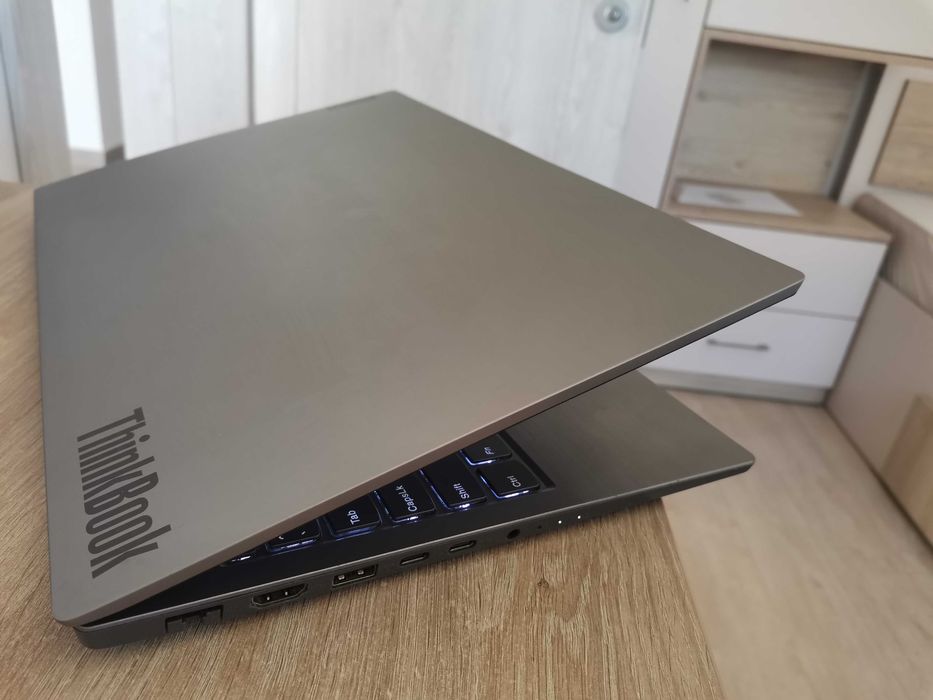 Vand Laptop Lenovo ThinkBook 15.6" Intel i5 10210U 8GB RAM SSD 512GB stare foarte buna