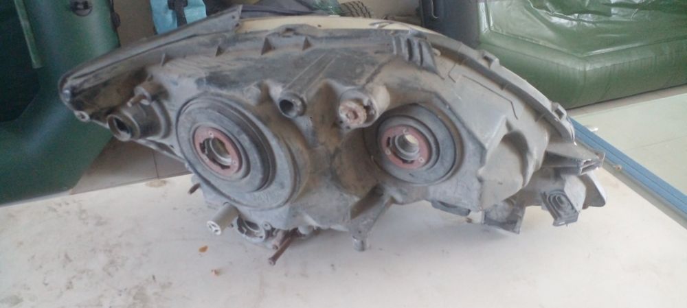 Фара левая Lexus