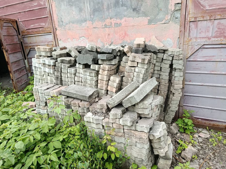 Продам брусчатку б/у по цене договоримся, все вопросы по телефону