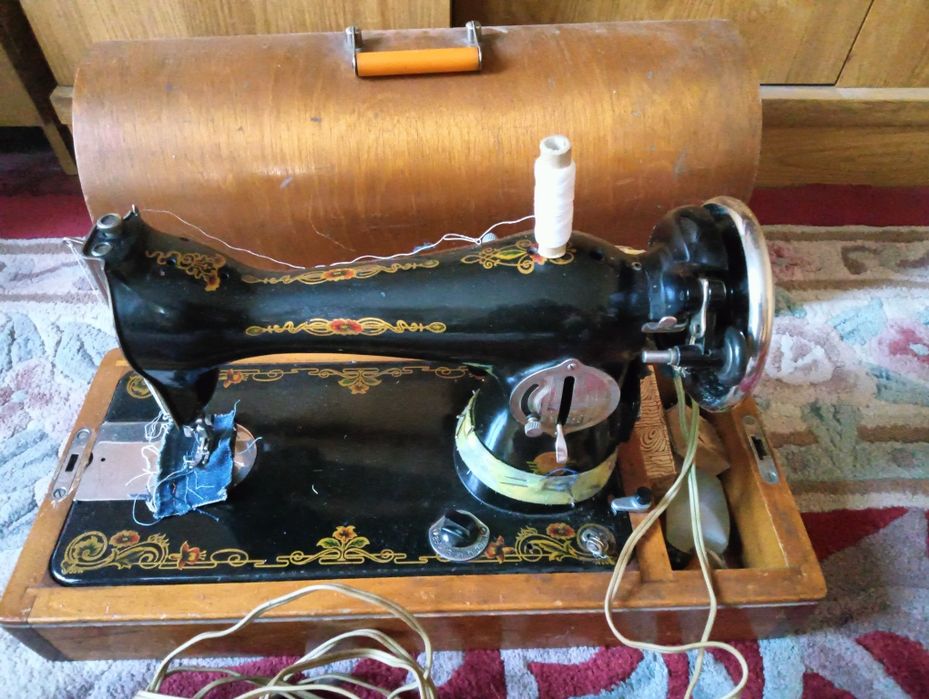 Машинка швейная недорого.