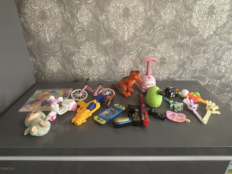 Продам игрушки 4000