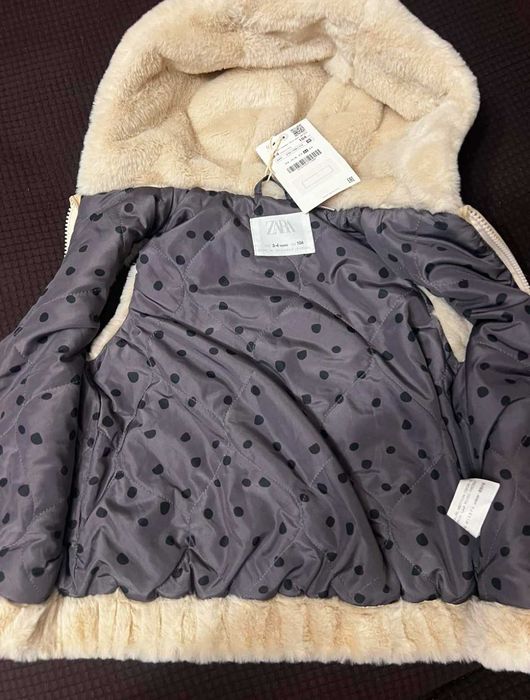 НОВО пухкаво детско елече с качулка Zara (размер 3-4 години)