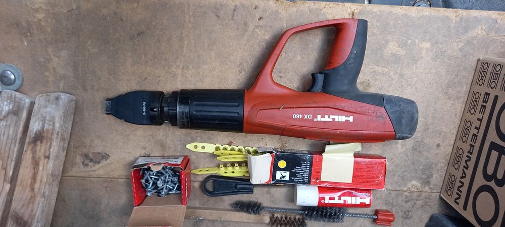 Пистолет за директен монтаж Хилти DX 460