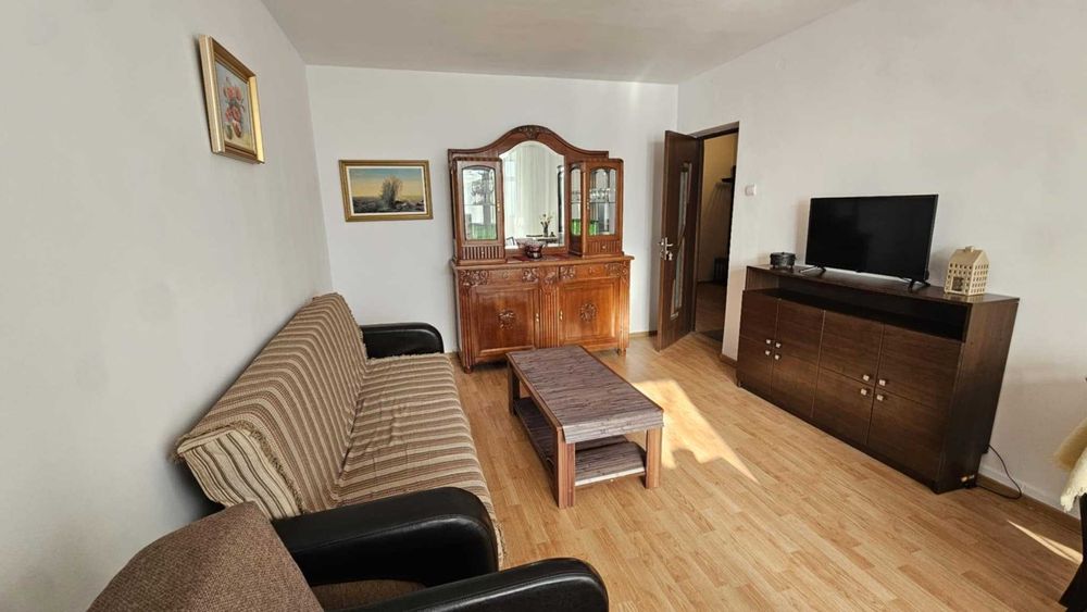 Apartament 3 camere decomandat de închiriat Podu Roș