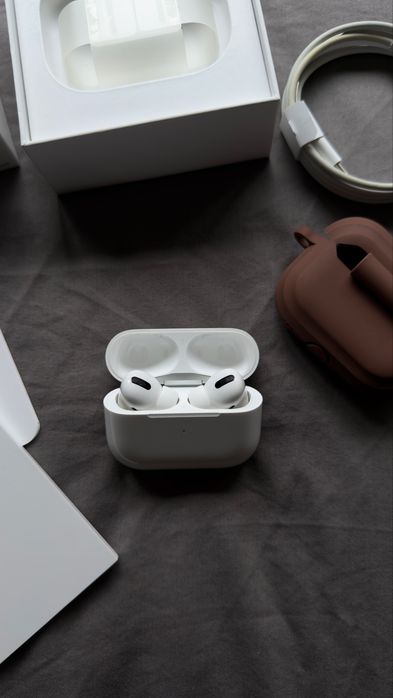 Apple AirPods Pro (1-во поколение)