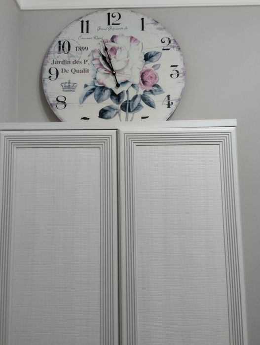 Комнатные весячие часы