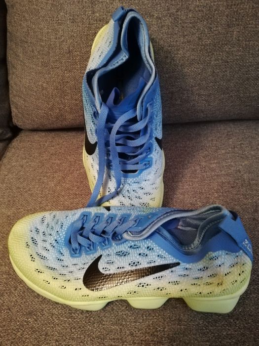 Обувки. Спортни юношески.